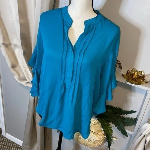 Vince Camuto Women’s Stunning Blue size Small Ruffle Bell Sleeve GUC Blouse Top - Picture 3 of 14